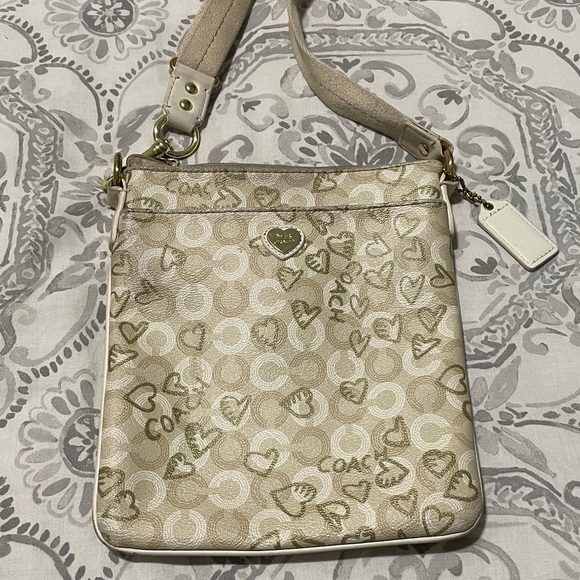 Coach Waverly Hearts CC Logo Patent Leather Swingpack Crossbody Purse Bag - Picture 2 of 9